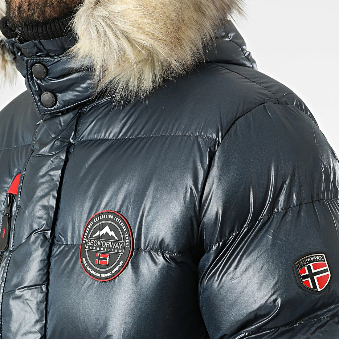 Coupon ✨ Doudoune Capuche Bugs Bleu Marine de Geographical Norway 😀 2 Coupon ✨ Doudoune Capuche Bugs Bleu Marine de Geographical Norway 😀 – Image 2