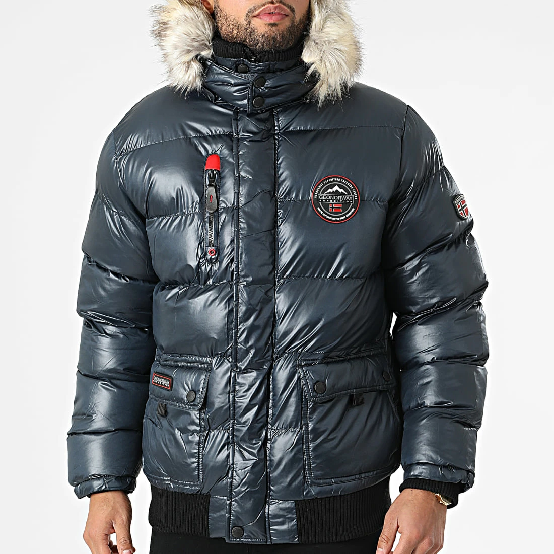Coupon ✨ Doudoune Capuche Bugs Bleu Marine de Geographical Norway 😀 3 Coupon ✨ Doudoune Capuche Bugs Bleu Marine de Geographical Norway 😀 – Image 3