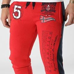 Les meilleures critiques de 🤩 Pantalon Jogging A Bandes Mantibe Rouge de Geographical Norway 🛒 -Geographical Norway Soldes Boutique geographical norway 310253 MANTIBE RED 20220325T154629 03