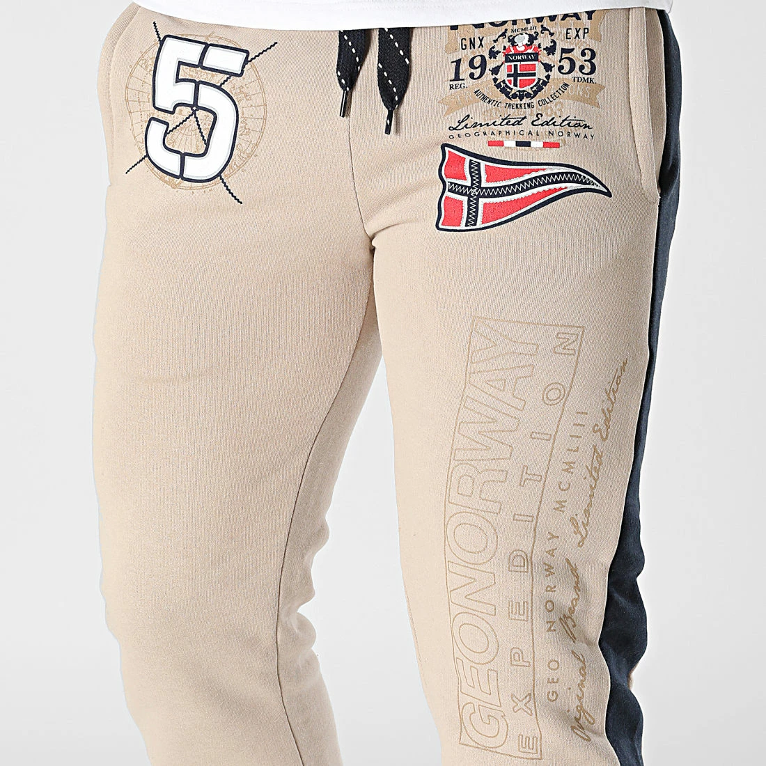 Nouveau ✔️ Pantalon Jogging A Bandes Mantibe Beige de Geographical Norway ⌛ 3 Nouveau ✔️ Pantalon Jogging A Bandes Mantibe Beige de Geographical Norway ⌛ – Image 3