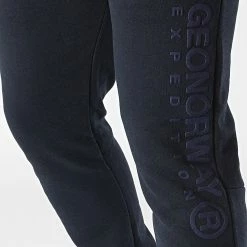 Meilleur prix 👏 Pantalon Jogging Mercredi Bleu Marine de Geographical Norway 🌟 -Geographical Norway Soldes Boutique geographical norway 310794 MERCREDI NAVY 20220325T155226 03