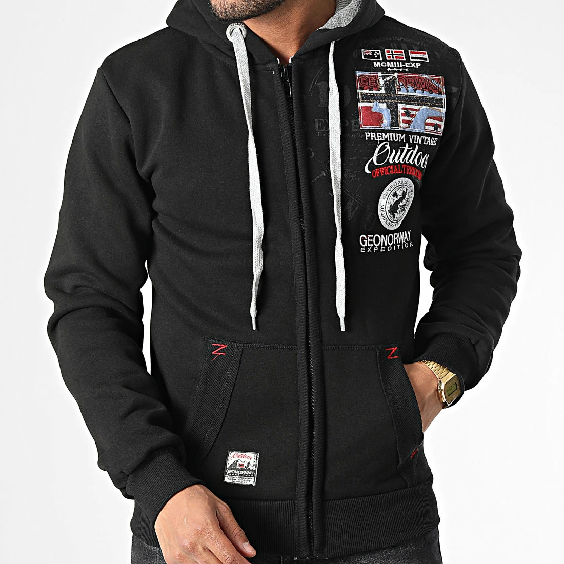 Grosses soldes 🧨 Sweat Zippé Capuche Gotham Noir de Geographical Norway 😀 3 Grosses soldes 🧨 Sweat Zippé Capuche Gotham Noir de Geographical Norway 😀 – Image 3